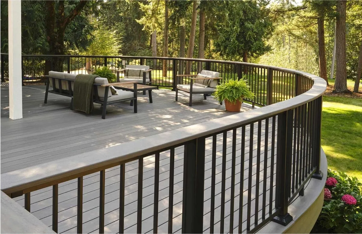 TimberTech aluminum railing at outdoor dining area