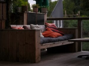 Read more about the article Transform Your Outdoor Space: Choosing the Right Garden Decking